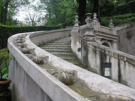 Garden Rill Villa d'Este Balustrae